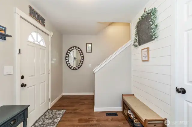 Back toward entry and stairs