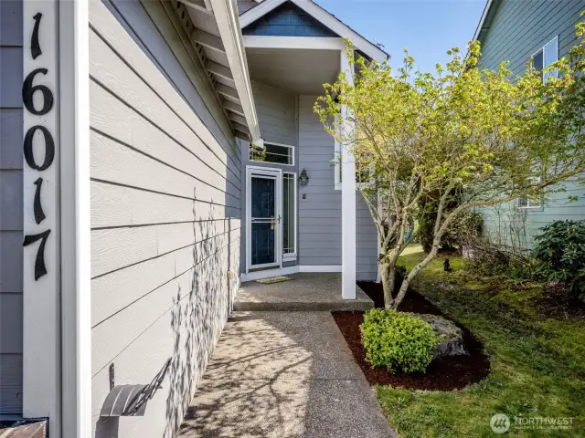 Come on in the house, let's check out the inside.
