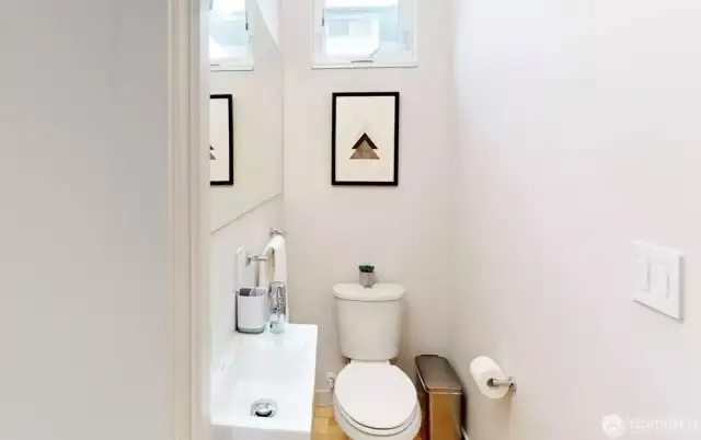 Upper guest bath
