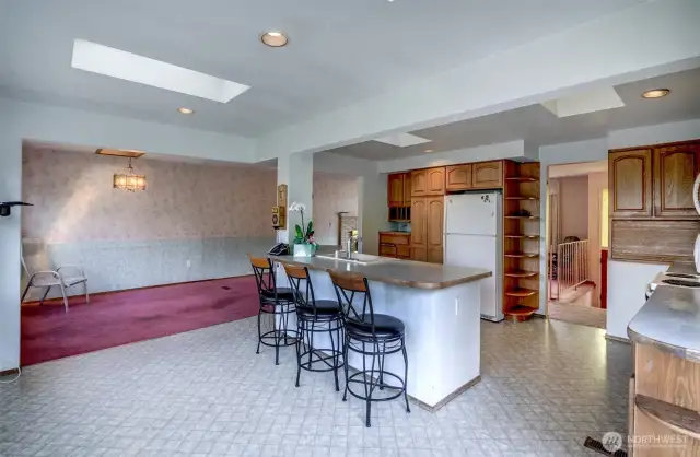From Kitchen, view of Formal Dining Rm  and circular floor plan to front entry