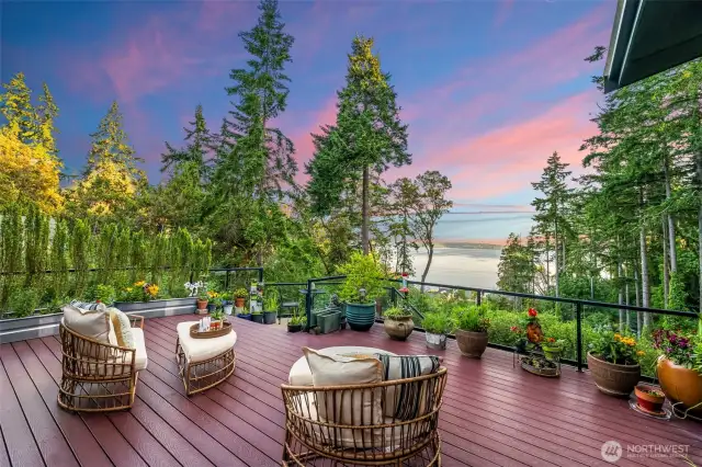 Enjoy an ever-changing show of Puget Sound skies where serenity meets sophistication in a perfect blend of indoor-outdoor luxury.