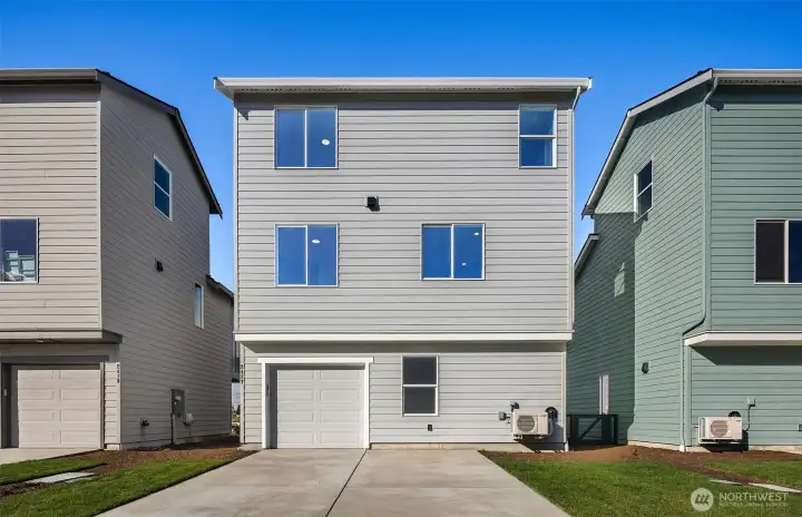 1 Car Garage/2 Car Driveway