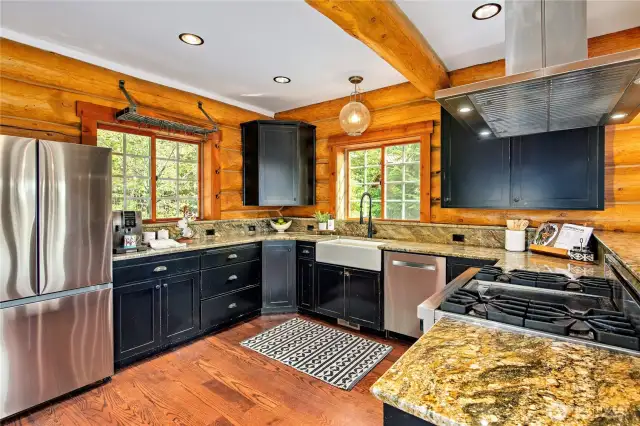 Gourmet kitchen offers SS appliances & pantry.