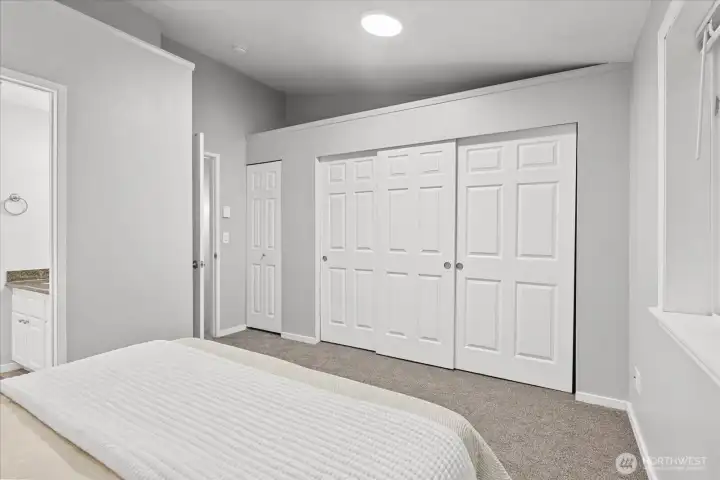 Your wardrobe finally has room to breathe — with expansive closet space designed for effortless organization & everyday ease.