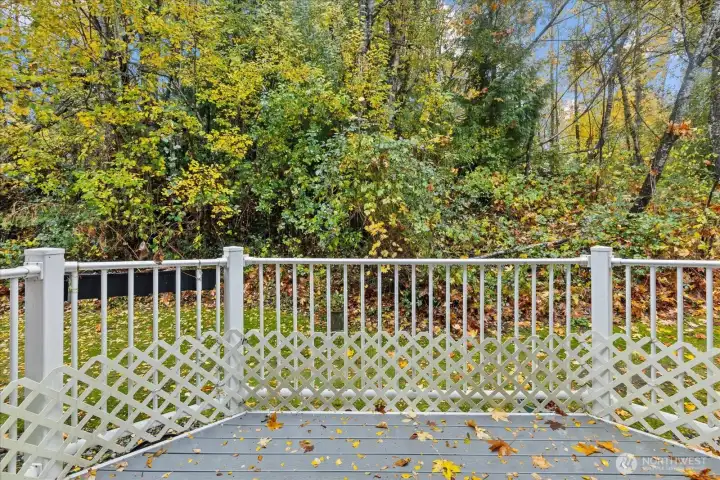 A premium location offering tree-lined seclusion for a sense of retreat & sophistication — a rare alternative to the standard parking-lot exposure.