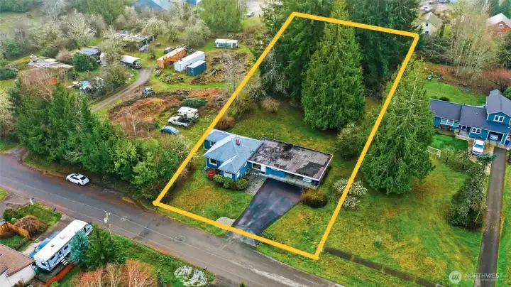 Lot lines are approximate.