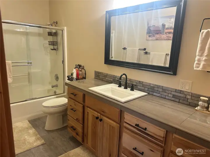 2nd Master Bathroom