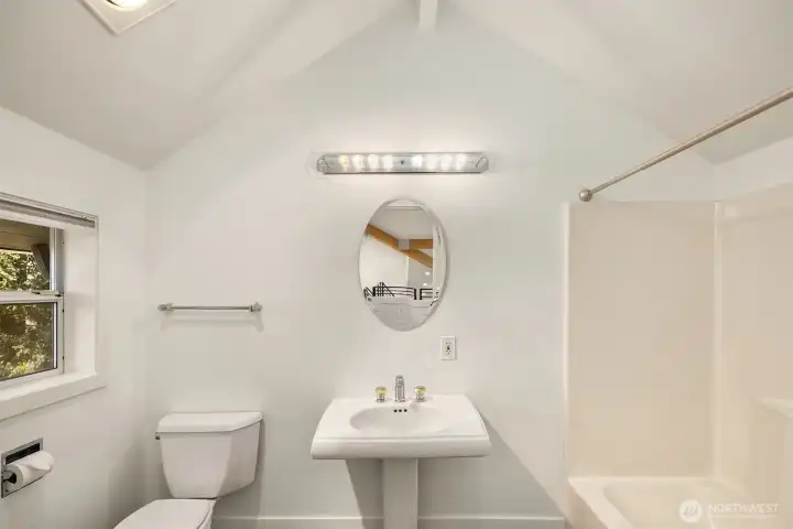 Upstairs full bathroom off the loft.