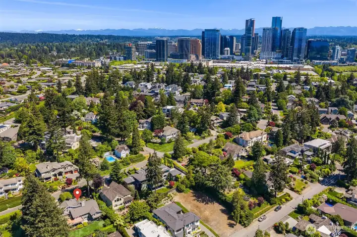 Great schools, walkable to the best of Bellevue and a dreamy convenient location- this is it!