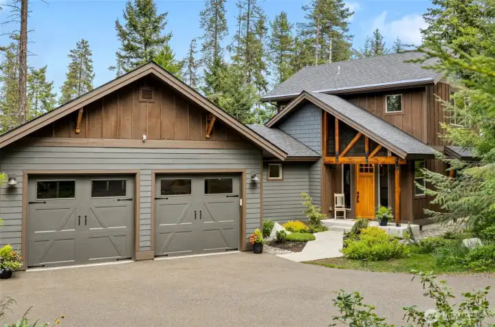 Welcome to the meticulously maintained 636 Trailside Drive, where timeless mountain style, thoughtful craftsmanship, and stunning surroundings come together in perfect harmony.