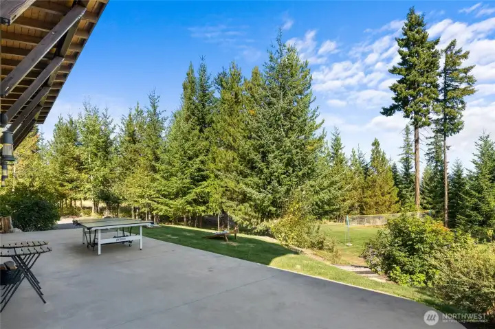 The Lodge provides additional outdoor areas, thoughtfully designed to offer a variety of recreational opportunities such as volleyball and horseshoes pits.