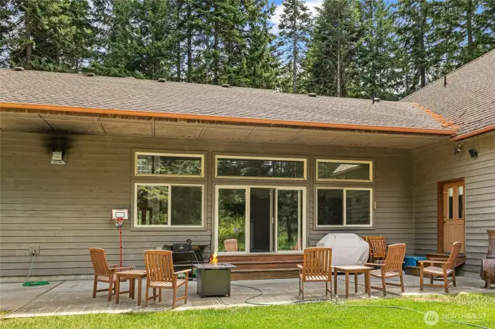 Back patio for additional entertaining space