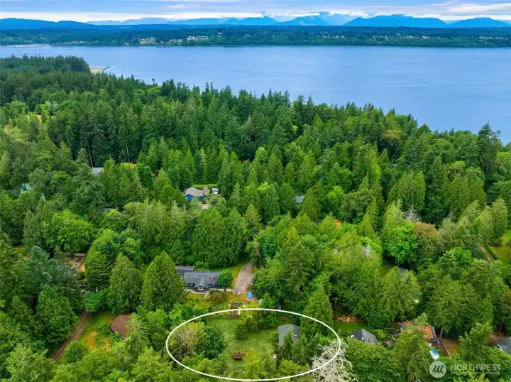 Go for a stroll to the shore along the Fairy Dell Trail! Go for a stroll to the shore along the Fairy Dell Trail!