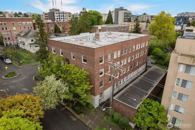 Corner unit on classic Capitol Hill block near everything you love!