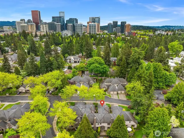 Located minutes from downtown Bellevue, Microsoft, Amazon and top rated Bellevue Schools. Easy access to I-405 and SR-520. Close to shopping, dinning, parks and all that the Eastside has to offer!