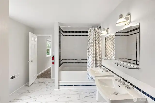 Hall bath upstairs