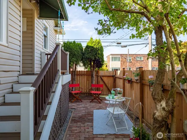 It’s easy to enjoy Dinner al Fresco just off the Kitchen door.