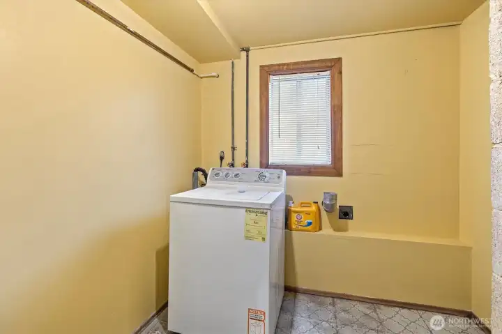 Basement laundry room