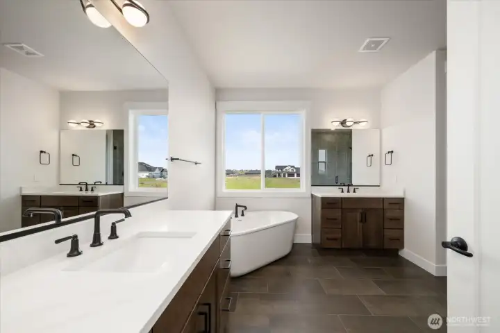 Primary ensuite with soaking tub.