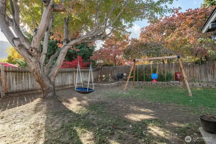 Swing set can stay if buyers want it.