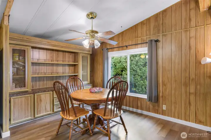 Formal Dining with Built-ins