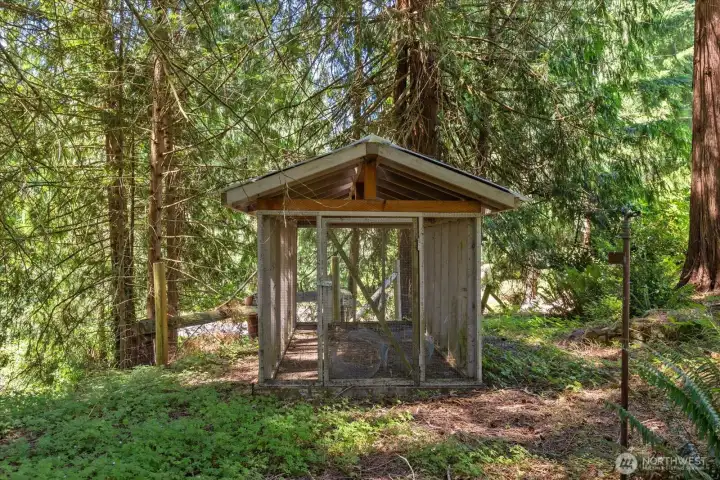 Another structure ready to be converted to suit your needs! A great option to create a chicken coop or a dog run.