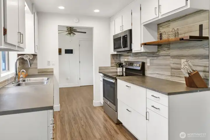 Lots of counterspace and newer appliances