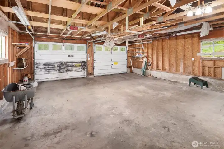 So much potential here for workshop, storage, craft studio -- or park two cars out of the weather!