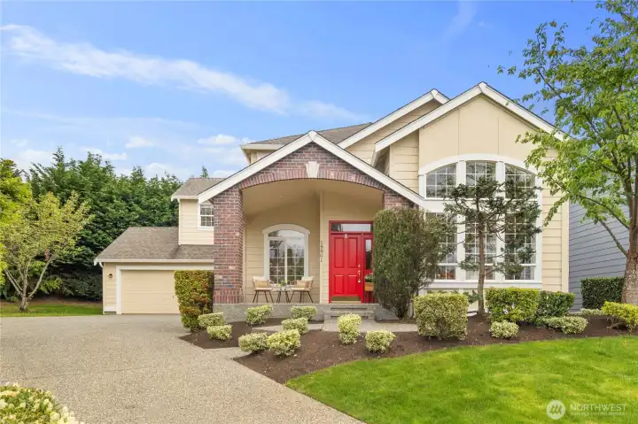 Stunning home with 3 car garage on a cul de sac