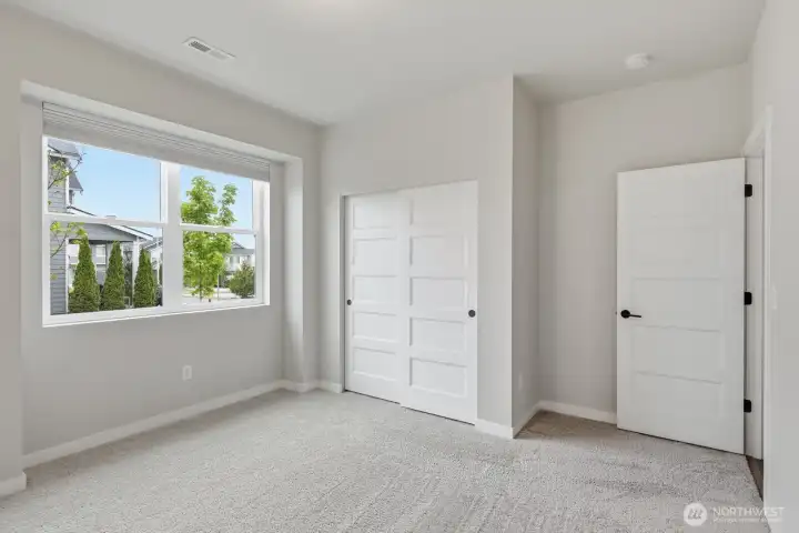 2nd bedroom