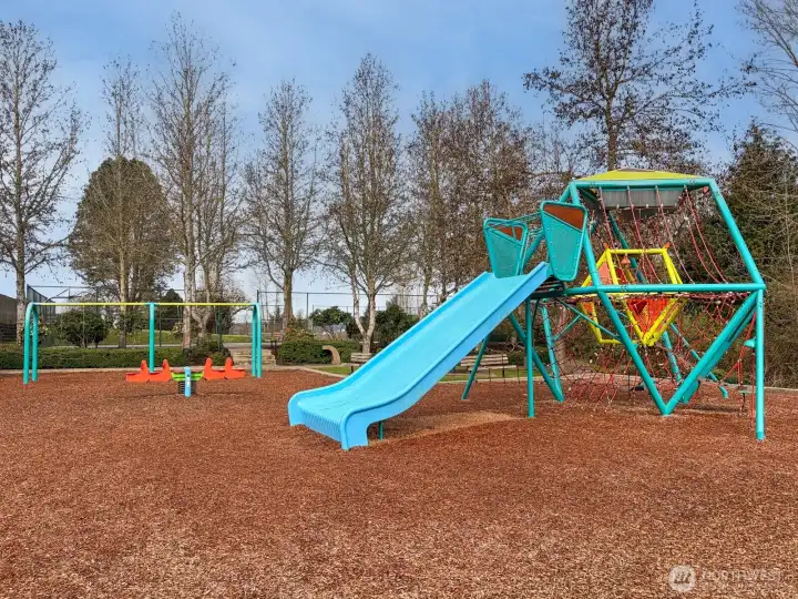 Harborview Park with access to miles of walking trails.