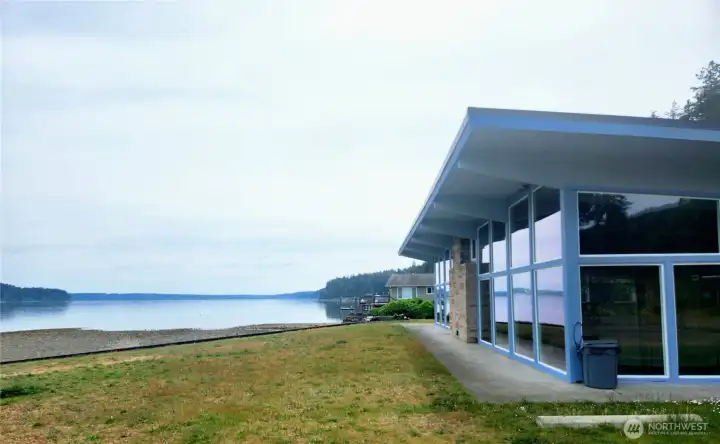 Clams, oysters and shrimp are abundant on the private Holiday Beach Club beach