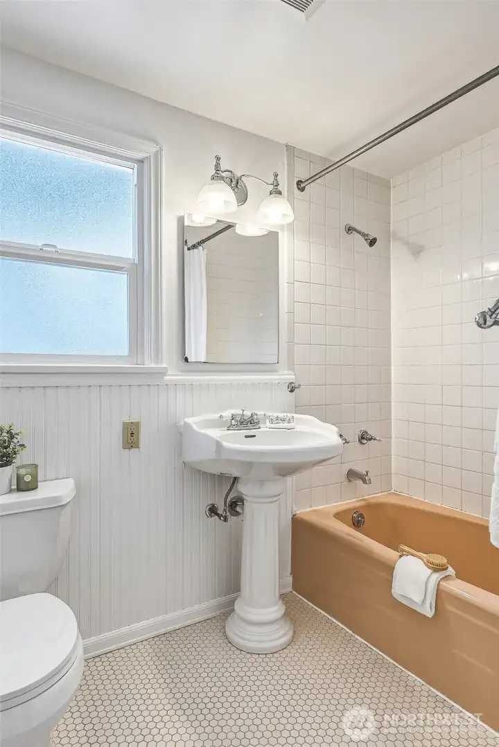 Main Level-Full Bath