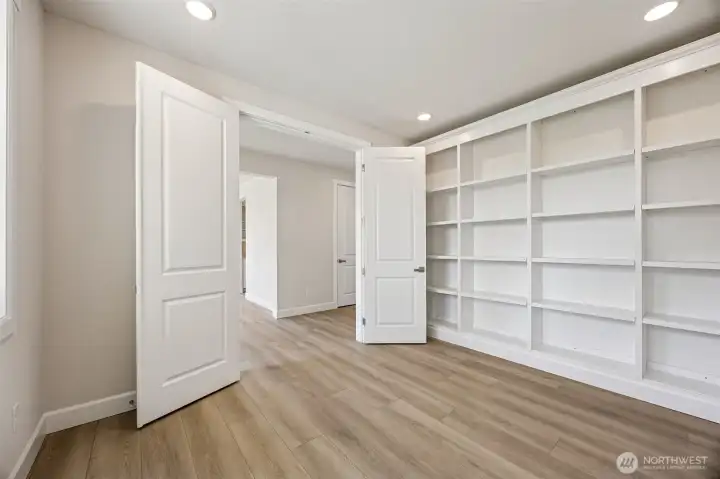 Den/Study with built-ins Den/Study with built-ins