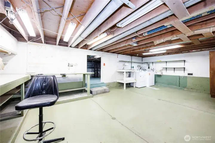 washer/dryer in far corner