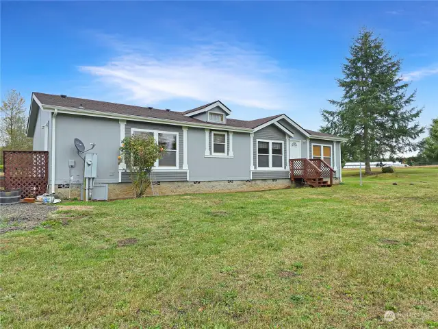 Welcome to 103 Josephine Loop! This charming property offers just the right amount of space, providing room to stretch out without overwhelming upkeep. Perfect for comfortable living and has fresh exterior paint