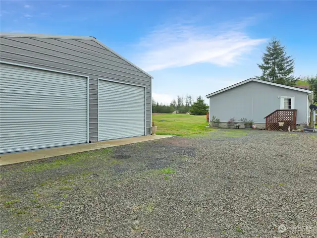 Ample Driveway Parking – With plenty of space for multiple vehicles, this property also offers room to park your RV, boat, or other recreational toys