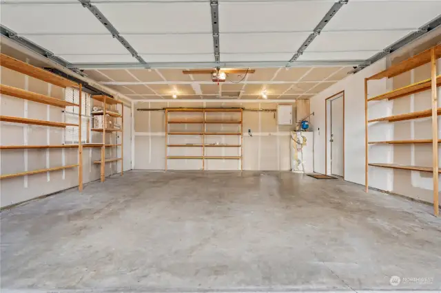 Spacious garage