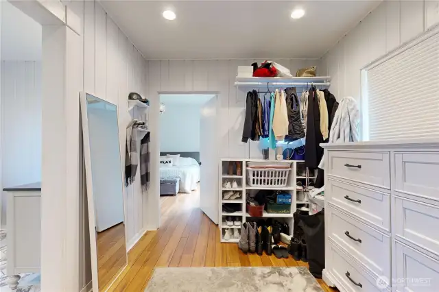Primary suite walk-in closet
