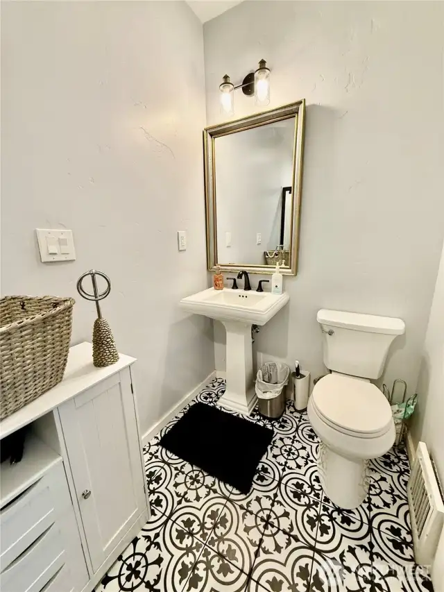 junior suite bathroom