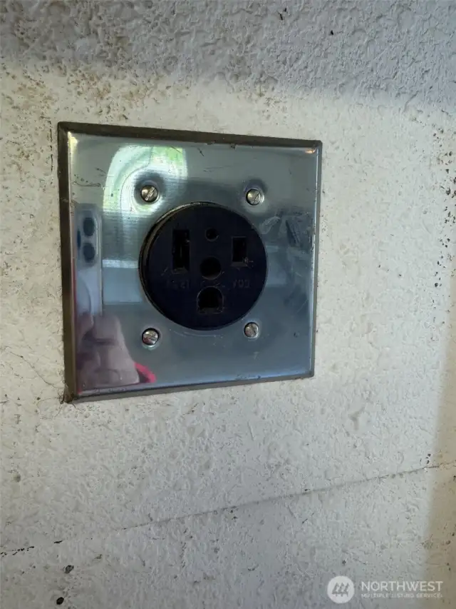 shop wired with a 220