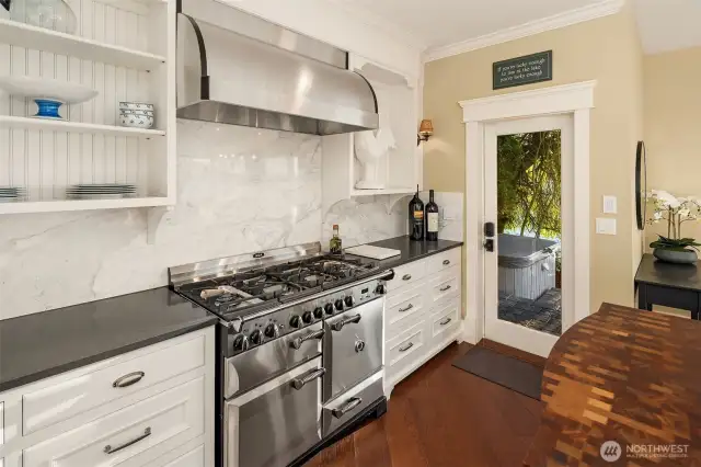 Aga - 6 burners, 2 ovens, broiler