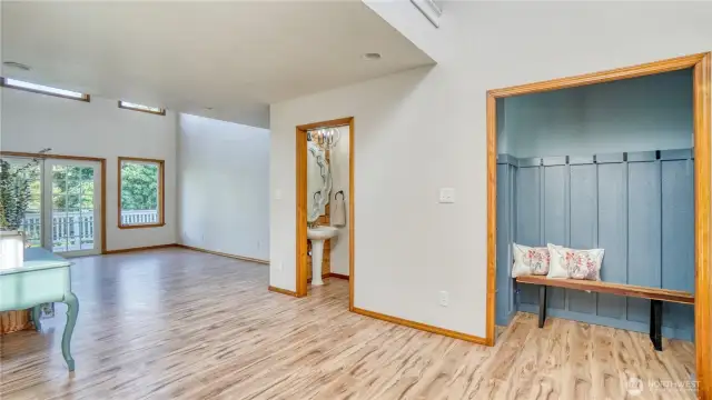 Entry area with ample storage space