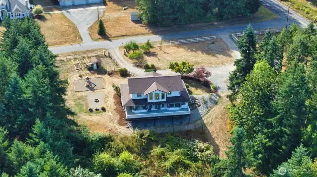 Your Country HOME awaits!