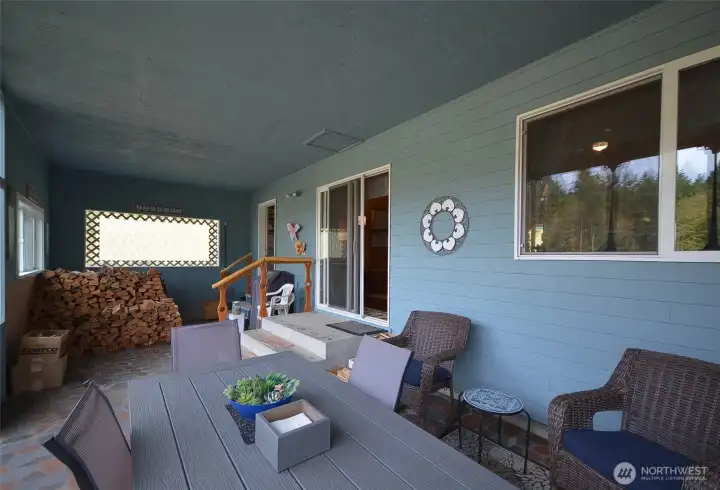 Screened in Patio
