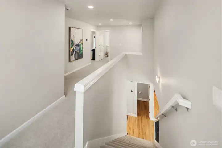 Large landing on the 2nd level.