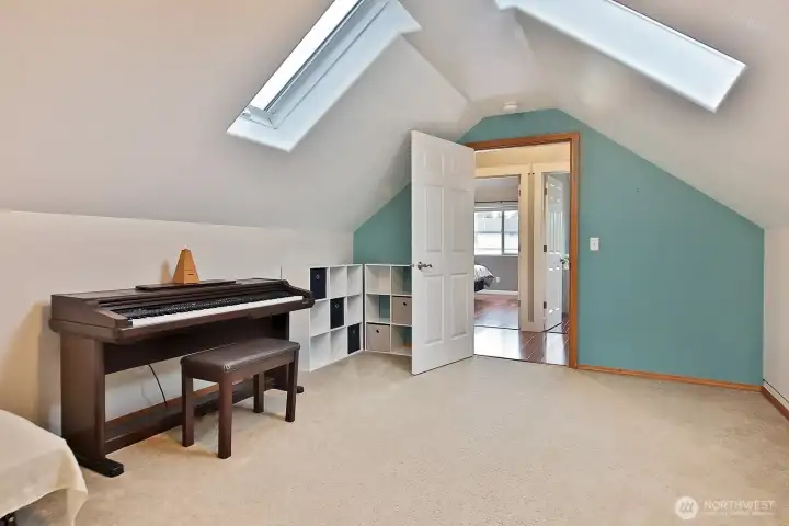 Another shot of the Bonus room - looking back out to the hallway