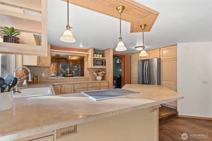 Eating bar in kitchen