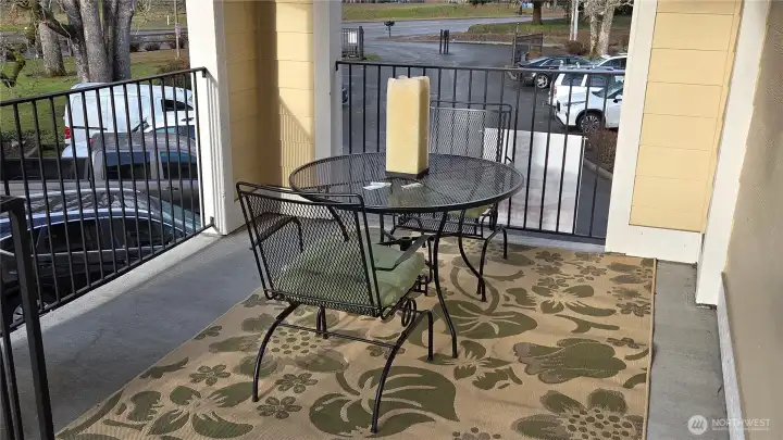 Private entrance and entertaining patio