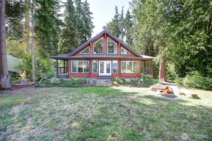 Unique Gathering Spots~